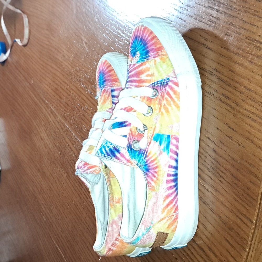 Size 7.5 Blowfish Malibou sneakers, multicolored - Picture 3 of 5